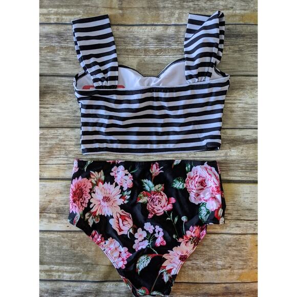 Nwt Stripe and Floral 2 piece tank bikini Sz Small - Picture 2 of 8